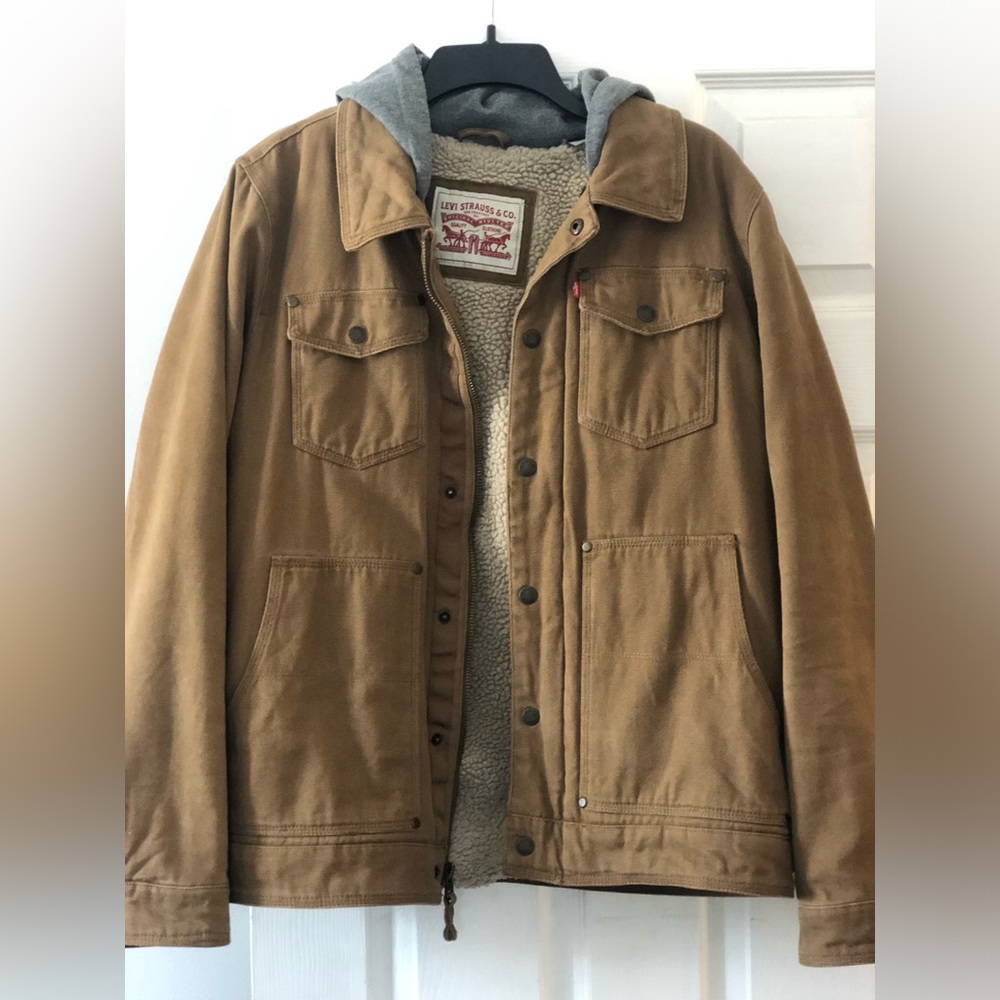 Men’s Levi’s Canvas Jacket w/grey hoodie.